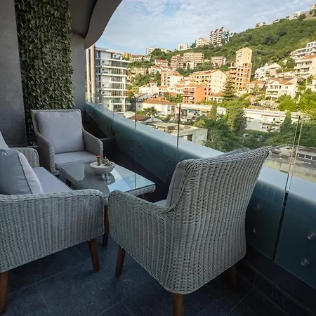 Amare Luxury Apartment *